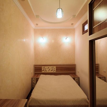 Amiryan Street 1 Bedroom Deluxe Apartment With Balcony Am104 Erevan Esterno foto