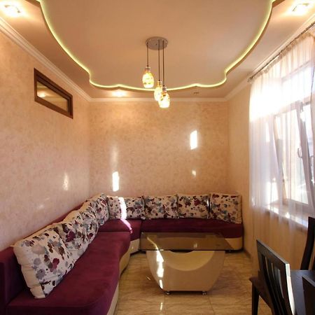 Amiryan Street 1 Bedroom Deluxe Apartment With Balcony Am104 Erevan Esterno foto