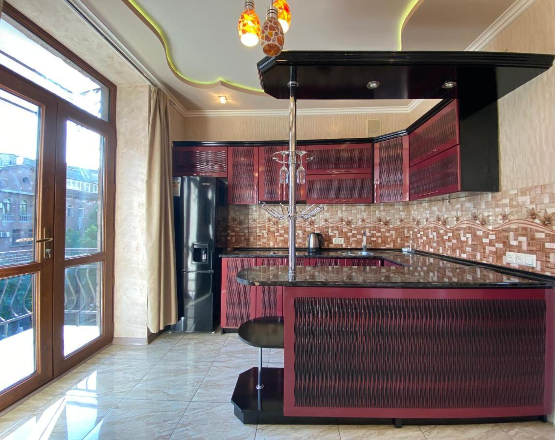 Amiryan Street 1 Bedroom Deluxe Apartment With Balcony Am104 Erevan Esterno foto