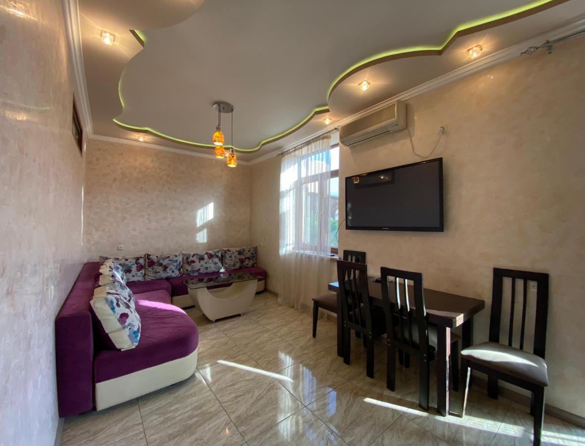 Amiryan Street 1 Bedroom Deluxe Apartment With Balcony Am104 Erevan Esterno foto