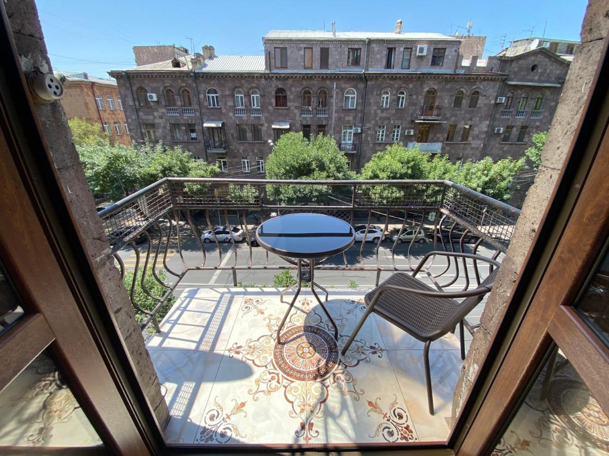 Amiryan Street 1 Bedroom Deluxe Apartment With Balcony Am104 Erevan Esterno foto