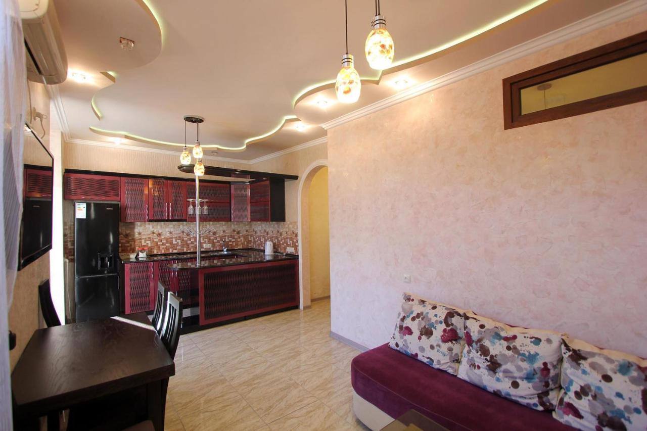 Amiryan Street 1 Bedroom Deluxe Apartment With Balcony Am104 Erevan Esterno foto