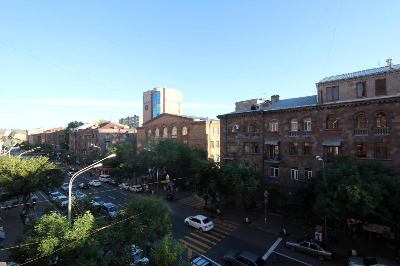 Amiryan Street 1 Bedroom Deluxe Apartment With Balcony Am104 Erevan Esterno foto