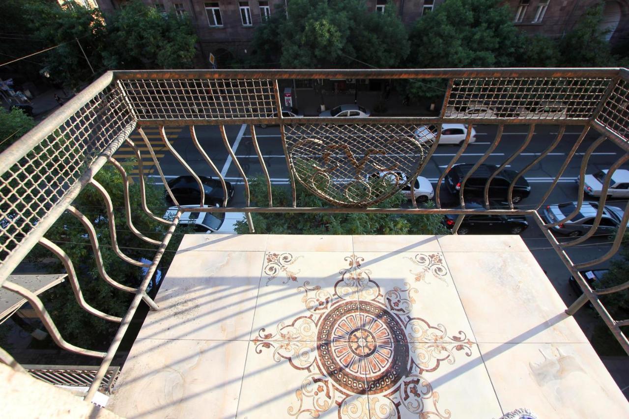 Amiryan Street 1 Bedroom Deluxe Apartment With Balcony Am104 Erevan Esterno foto