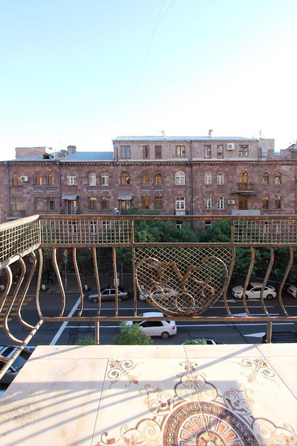 Amiryan Street 1 Bedroom Deluxe Apartment With Balcony Am104 Erevan Esterno foto