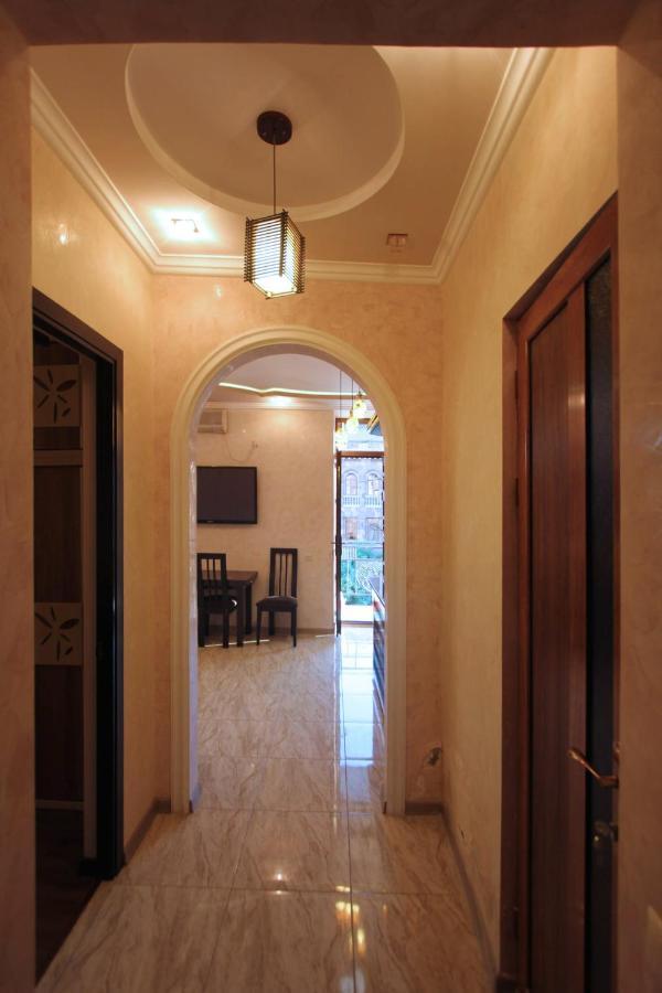Amiryan Street 1 Bedroom Deluxe Apartment With Balcony Am104 Erevan Esterno foto